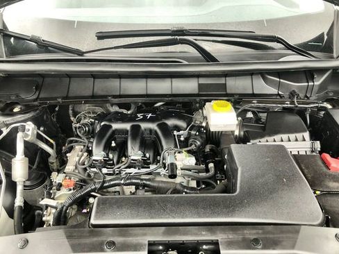 Used 2024 Nissan Pathfinder S image 25