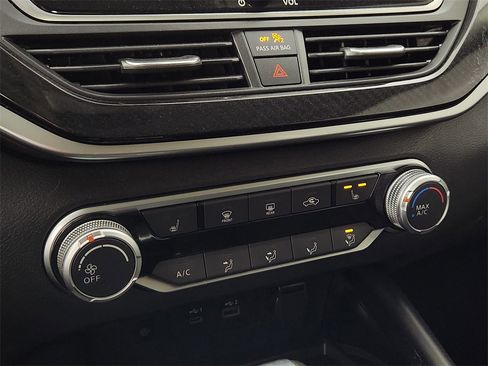 Used 2023 Nissan Altima 2.5 SR w/ SR Premium Package image 22