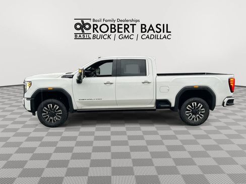 Used 2024 GMC Sierra 2500 Denali Ultimate w/ Snow Plow Prep/Camper Package AWD/4WD image 5
