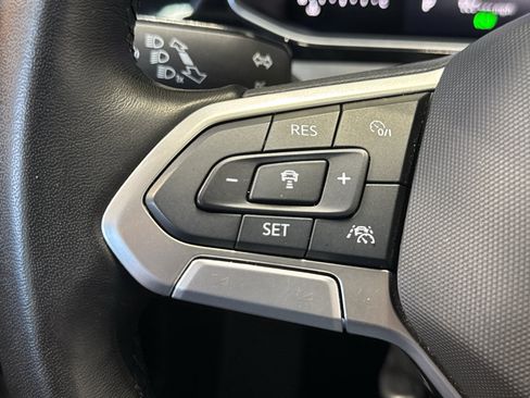 Used 2025 Volkswagen Jetta SE FWD image 20