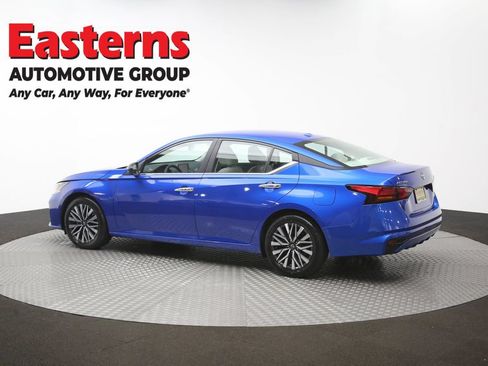 Used 2025 Nissan Altima 2.5 SV FWD image 61