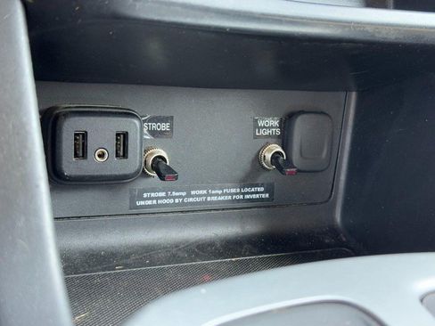 Used 2022 Chevrolet Colorado LT w/ Fleet Safety Package RWD image 19