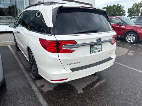 Used 2018 Honda Odyssey Elite image 3