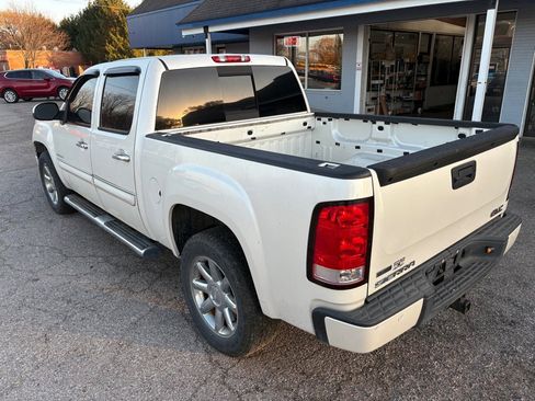 Used 2011 GMC Sierra 1500 Denali image 8