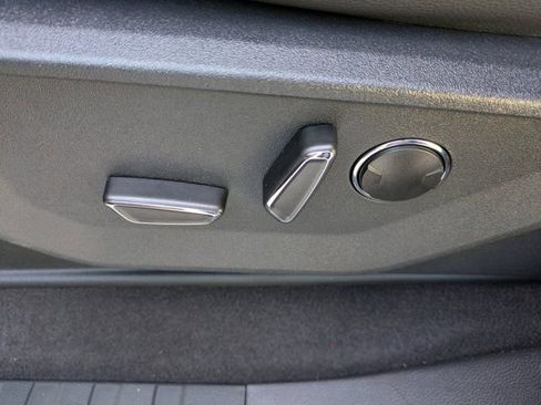 Used 2025 Ford F150 Lariat w/ Equipment Group 502A High image 24