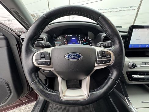 Used 2022 Ford Explorer XLT w/ Equipment Group 202A image 22