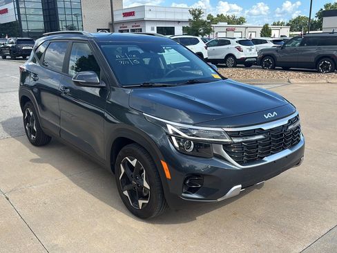 Used 2025 Kia Seltos S FWD image 1