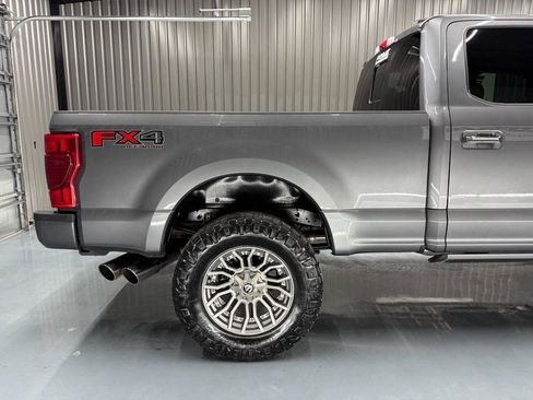 Used 2022 Ford F250 Platinum w/ FX4 Off-Road Package AWD/4WD image 14