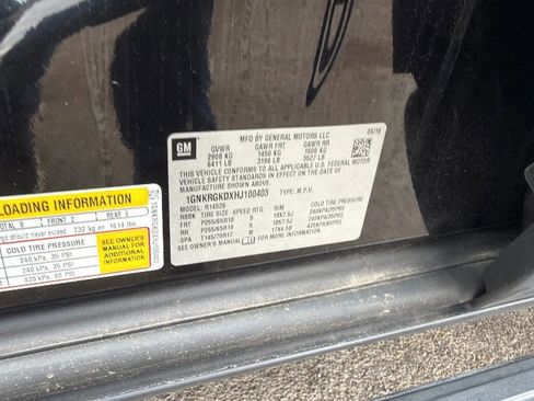 Used 2017 Chevrolet Traverse LT w/ LPO, 'HIT The Road' Package image 19