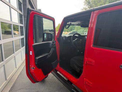 Used 2018 Jeep Wrangler Unlimited Sport S AWD/4WD image 19
