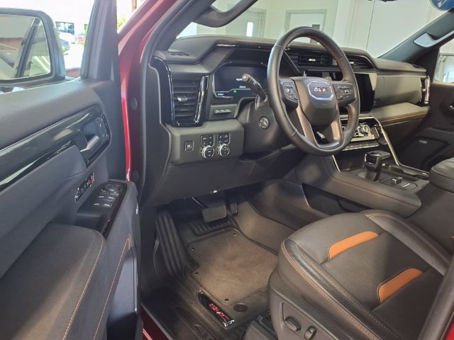 Used 2025 GMC Sierra 1500 AT4 w/ AT4 Premium Package AWD/4WD image 8