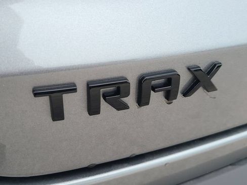 New 2026 Chevrolet Trax LT w/ Midnight Edition FWD image 32