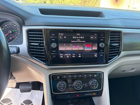 Used 2018 Volkswagen Atlas SEL AWD/4WD image 17