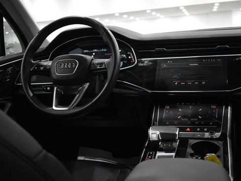 Used 2022 Audi Q7 3.0T Premium w/ Convenience Package image 19