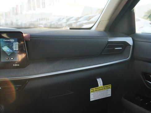 New 2026 Nissan Kicks SV image 23