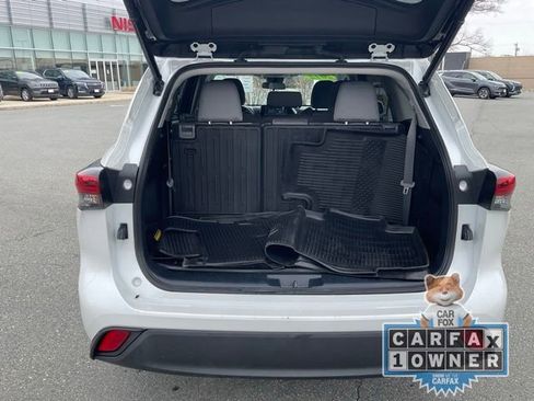 Used 2022 Toyota Highlander LE image 9