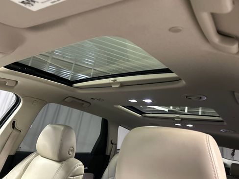 Used 2020 Buick Enclave Premium w/ Sun and Sites Package image 23