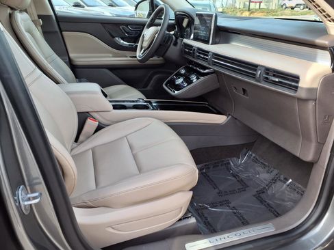 Certified 2022 Lincoln Corsair FWD image 10