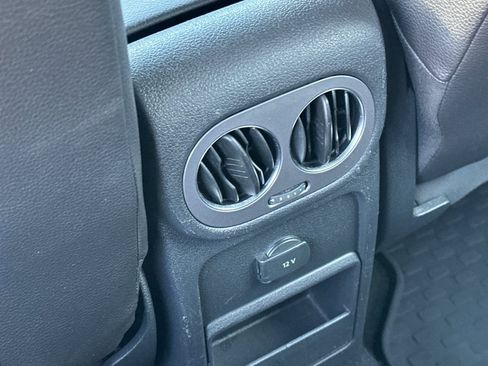 Used 2017 Volkswagen Tiguan S image 13