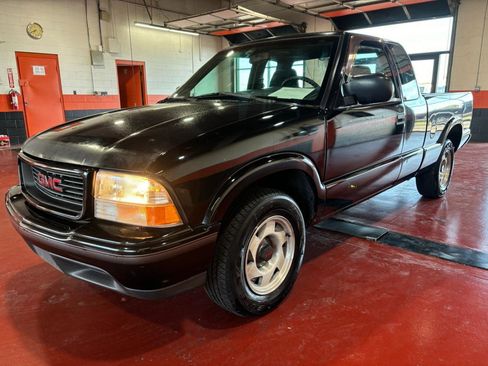 Used 1999 GMC Sonoma SLS w/ Marketing Option Pkg image 2