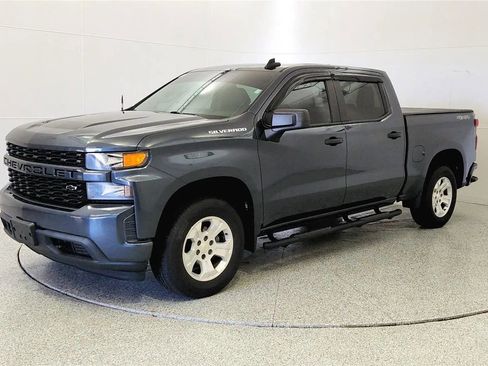 Used 2019 Chevrolet Silverado 1500 Custom w/ Custom Value Package AWD/4WD image 3