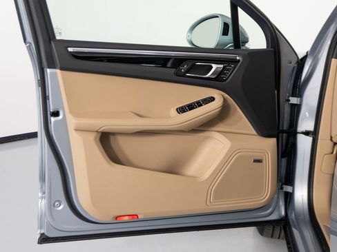 New 2026 Porsche Macan S image 18