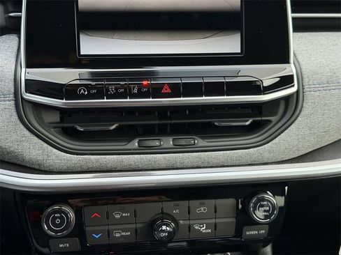 New 2026 Jeep Compass Latitude image 15