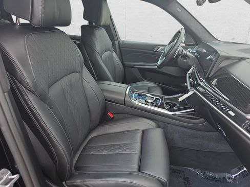 Used 2025 BMW X7 M60i AWD/4WD image 10