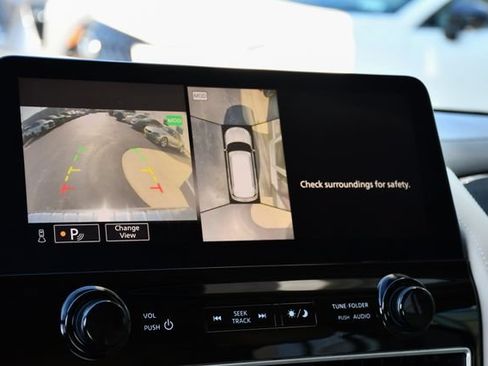 Used 2022 INFINITI QX80 Luxe w/ Cargo Package AWD/4WD image 4
