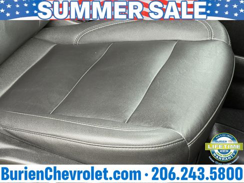 Used 2022 Chevrolet Suburban Z71 w/ Luxury Package AWD/4WD image 23