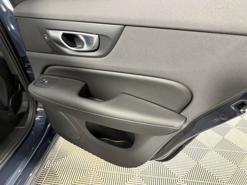 Used 2024 Volvo S60 B5 Plus image 29