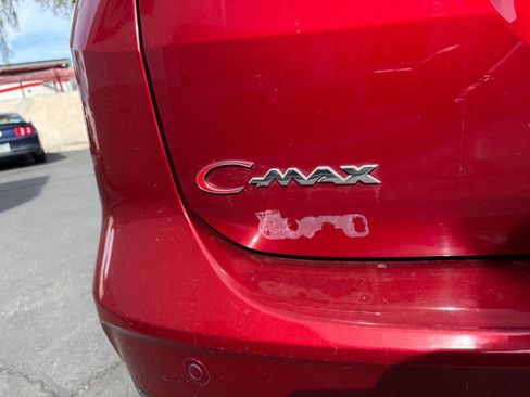 Used 2017 Ford C-MAX Titanium w/ Equipment Group 301A image 13