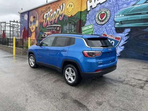 Used 2024 Jeep Compass Latitude AWD/4WD image 3