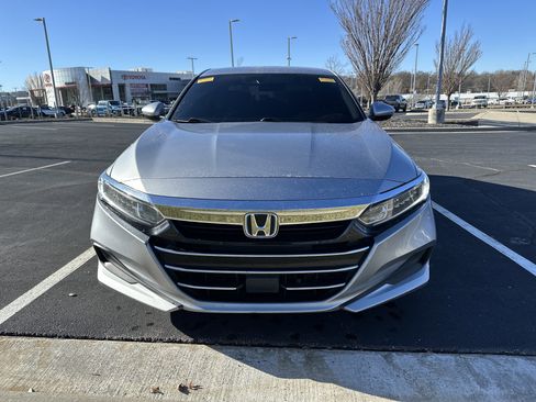 Used 2021 Honda Accord Hybrid image 3