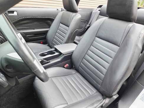 Used 2006 Ford Mustang GT image 19