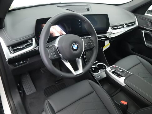 Used 2025 BMW X1 xDrive28i w/ Convenience Package AWD/4WD image 10