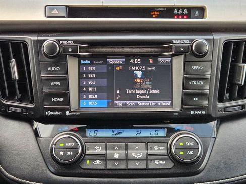 Used 2017 Toyota RAV4 XLE AWD/4WD image 22
