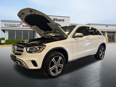 Used 2020 Mercedes-Benz GLC 300 4MATIC w/ Multimedia Package image 17