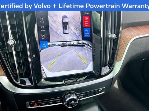 Used 2025 Volvo V60 B5 Cross Country Plus image 30