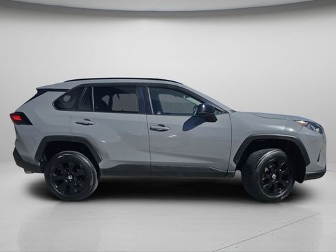 Used 2020 Toyota RAV4 LE w/ Carpet Mat Package image 23