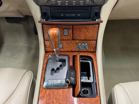 Used 2006 Lexus LS 430 RWD image 27