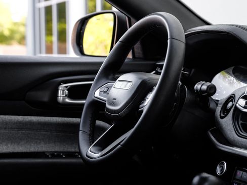 Used 2023 Jeep Compass Latitude w/ Sun and Sound Group image 23