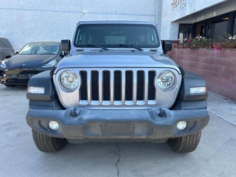 Used 2019 Jeep Wrangler Unlimited Sport S image 2