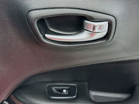 Used 2018 Jeep Compass Trailhawk w/ Safe & Security Group image 30