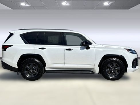 New 2026 Lexus LX 700h Overtrail image 8