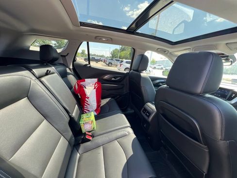 Used 2023 GMC Terrain SLT w/ LPO, Floor Liner Package AWD/4WD image 11
