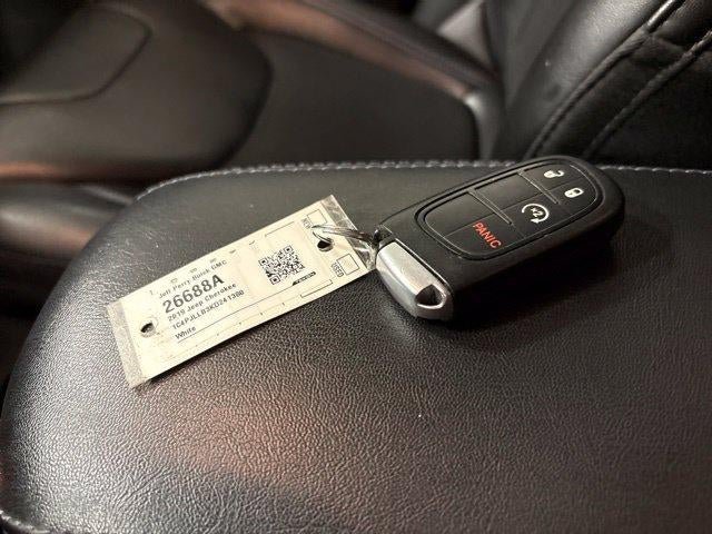 Used 2019 Jeep Cherokee Latitude Plus w/ Cold Weather Group FWD image 29