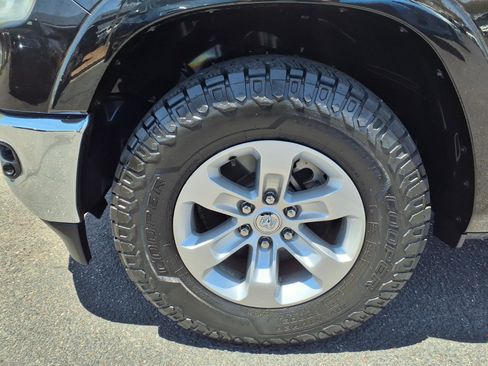 Used 2022 RAM 1500 Laramie AWD/4WD image 11