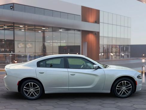 Used 2019 Dodge Charger SXT AWD/4WD image 11