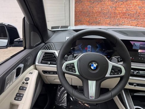 New 2026 BMW X7 xDrive40i w/ Executive Package image 13
